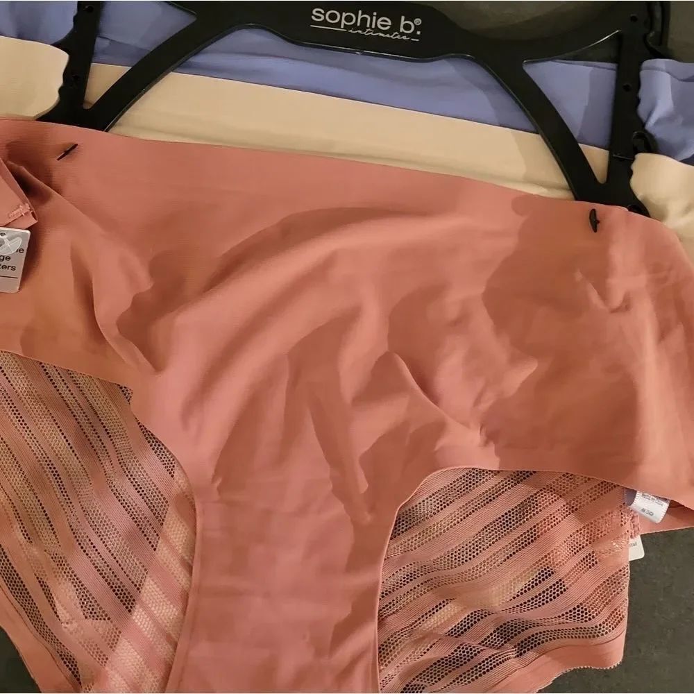SOPHIE B.INTIMATES & SLEEPWEAR
